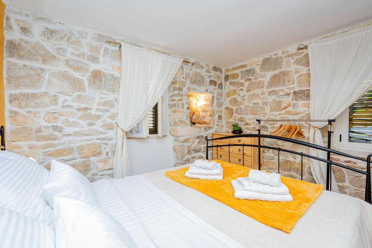 Golden Dream In Diocletian Palace Split Luaran gambar